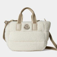 アウターだけじゃない!“ダウンブランド”のファッション小物名品集《レディース編》