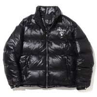 おしゃれはお得に賢く。『PRADA(プラダ)』アウトレットでダウンジャケットを探せ!