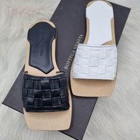 「海外アウトレット」でブランドアイテムを賢くお買い物!《シューズ編》