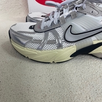 【2024年本命Nike(ナイキ)はこれ♡】「V2K RUN」を要チェック。