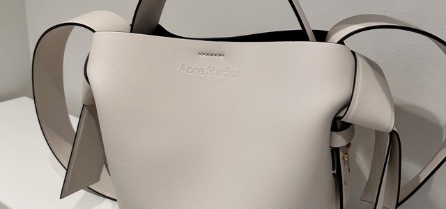 特売部】最大76%OFF! Acne studios(アクネストゥディオズ)の名品が 特売部】最大76%OFF! Acne studios(アクネストゥディオズ)の名品が