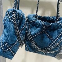 【2024春夏】シャネルの「新作バッグ」はリッチなカジュアルダウンさが心彩る!