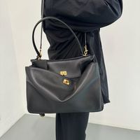 大容量できちんと感もある「ラージサイズバッグ」人気ブランド10選!