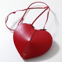 バレンタインデートはいつもの服装に「+1」で愛おしさが増すスタイル術を大公開!