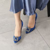 オケージョンにぴったり!足元が華やぐビジュー付きパンプスおすすめブランド7選〜ご購入者レビューも掲載〜