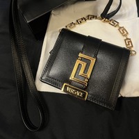 まさかの3万円台〜!?「VERSACE(ヴェルサーチェ)」のお財布が今密かに売れてるらしい♡
