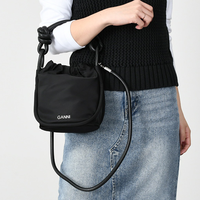 おしゃれな「カジュアルショルダーバッグ」人気図鑑!選び方、おすすめモデルを厳選