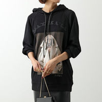 【日本公式では未掲載!?】Max Mara(マックスマーラ)のアニマル人気が熱い♡NEXTトレンドは「ドッグパーカー」