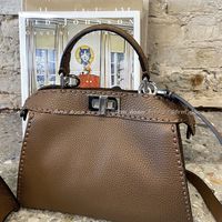 【目を惹くステッチ】FENDI(フェンディ)の「セレリア」バッグが可愛いと話題♡新作一気見せ!
