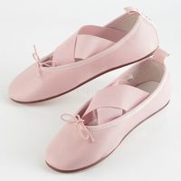 夏の足元は「癖あり」パンプス・フラットシューズで洒落向上!