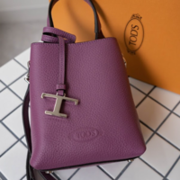 毎日のお出かけに大活躍♡ デイリー使いしやすい『TOD'S(トッズ)』のバッグ6選