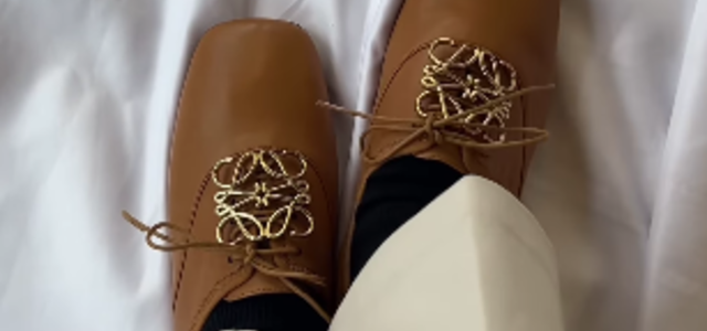 ゆるる<美品>LOEWE ロエベフラットシューズ ブラウン(size36) LOEWE(ロエベ)の“フラットシューズ”はまさに隠れた名品♡【スタハ編集