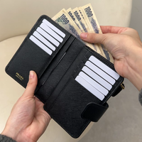 カード入れが多い「二つ折り財布」人気ブランド20選《レディース編》!