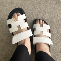 大人の極上サンダル♡HERMES(エルメス)の「シプレ」魅力を深堀り。