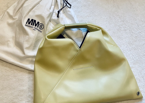 私物レビュー】本当に買ってよかったMM6の“ジャパニーズバッグ”の魅力 私物レビュー】本当に買ってよかったMM6の“ジャパニーズバッグ”の魅力