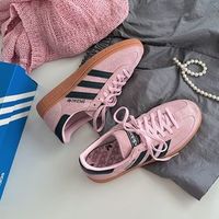 「カラースニーカー」を手に入れて!おしゃれコーデ術を徹底解説♡