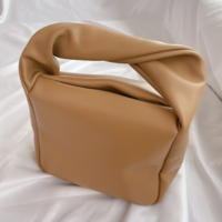 <1万円前後>で叶う「おしゃれな韓国バッグ」おすすめ14選!