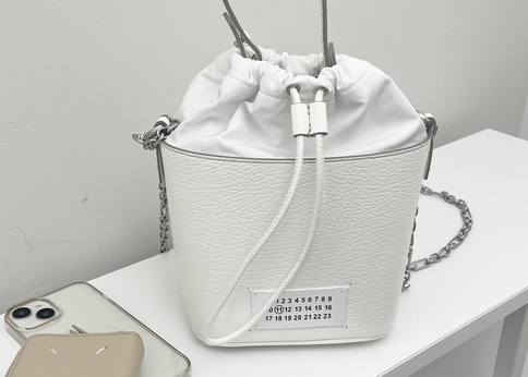 【10万円台以下】海外アウトレットで見つける「ハイブランドバッグ」8選!