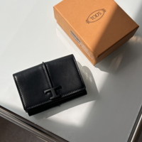 TOD'S(トッズ)の「オールブラック財布」が大人シックで使いやすいって噂!?