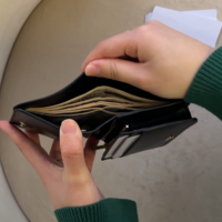 お札が折れない「ミニ財布」人気ブランド2選!-収納力抜群でお洒落なアイテムを解説