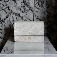 収納力最強!!セリーヌのミニ財布の使い勝手や魅力を徹底レビュー!