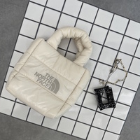 韓国ノースフェイスの「もこもこバッグ」が秋冬バッグにぴったり!