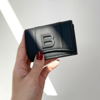 大人レディーの品漂う「オールブラック財布」16選!