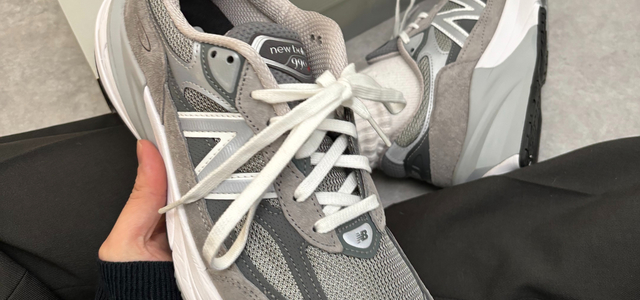 ニューバランス990V6》冬の一軍になる“グレースニーカー”を推薦!-STYLE