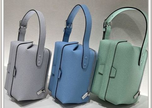セレブ御用達 Valextra【入手困難】TRIC TRAC Crossbody Nano トリックトラック クロスボディ ナノ – Valextra オンライン