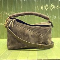 【2024-25秋冬】おしゃれな人が注目する「ボヘミアンテイスト」なバッグがトレンドな予感!?