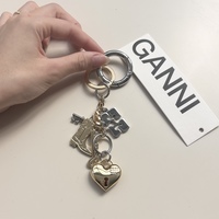 女性が選ぶ「キーホルダー・チャーム」人気ブランド30選!-プレゼントやご褒美に♡