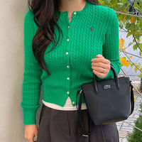 大人の色物の取り入れ方!冬は“ハッピーカラー”を取り入れよう♡