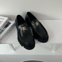 ほどよいボリューム感「GIVENCHY(ジバンシィ)」ローファー。 #バイマのこれいいよ