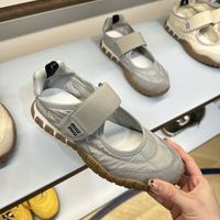【2025春夏】MiuMiu(ミュウミュウ)の新作スニーカーをリサーチ!