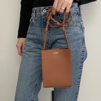 ヘビロテ確実!お洒落な「縦長ショルダーバッグ」人気10選