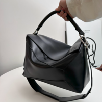 男性に持ってほしいロエベバッグを教えて!スタハ編集部員イチオシのアイテムは?