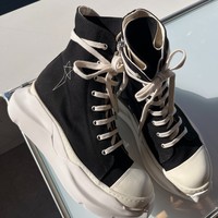 リックオウエンスの魅力に迫る!-年齢層・人気急上昇の理由とおすすめアイテムを紹介