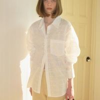 二の腕カバーも◎ゆるっと着られる大人トップス〈おすすめ5選〉