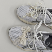 バッグの次はスニーカーをデコる時代!手軽にトレンドコーデを楽しむならスニーカーチャームを取り入れよう♡