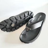 夏の主役は足元にあり|おしゃれメンズが選ぶ最旬サンダル【7選】