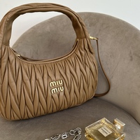 10万円台で叶う!長く使える「MiuMiuバッグ」人気図鑑!