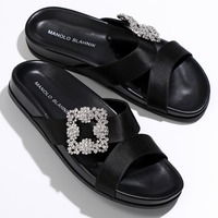 大人レディーの上品見えする「洗練フラットサンダル」7選