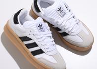 黒がアクセントになる“お洒落スニーカー”10選!