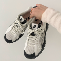 黒がアクセントになる“お洒落スニーカー”10選!