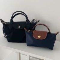 【比較】ロンシャン2大人気ミニバッグ「XSサイズ」vs「ハンドルポーチ」どっち?