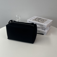 持つと心地よさがわかる「LOW CLASSIC(ロウクラシック)」! #わたしの相棒バッグ