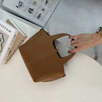 きれいなお姉さんが持っている「ルメン」! #わたしの相棒バッグ