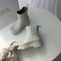 雨の日も足元おしゃれ「レインシューズ・ブーツ」4選!-人気ブランドを実際にお取り寄せレビュー♪