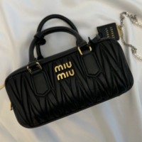 【知特】MiuMiu(ミュウミュウ)の「海外アウトレット品」おすすめ16選!