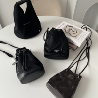 【男女でシェアOK!】小洒落見えが叶う『巾着バッグ』おすすめ7選!